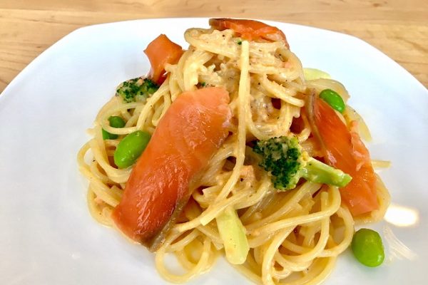 スモークサーモン カルボナーラ ココノヴァ