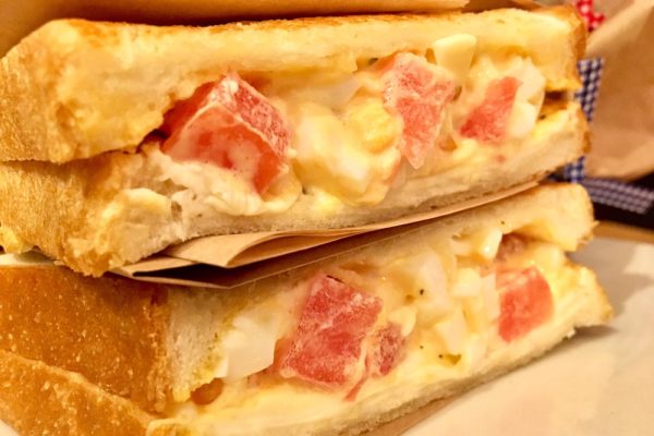フレッシュトマトとクリームチーズのたまごサンド 自由が丘 ココノヴァ