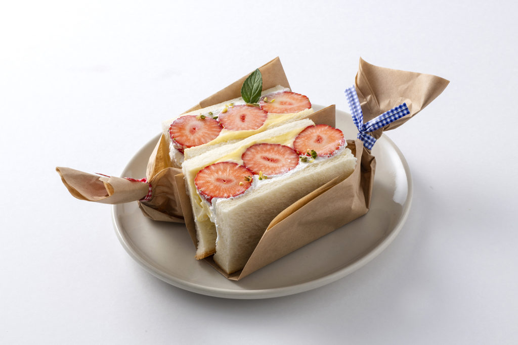 いちごサンド　カスタードクリーム　ココノヴァ